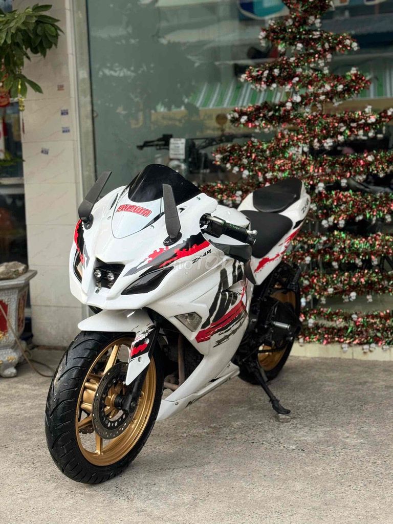 Kawasaki Ninja 250 Trắng Đỏ Đen 40000 km. Mua bán Xe máy tại Quận Bình Tân Tp Hồ Chí Minh được đăng bởi Việt Motor Bình Tân hình 4