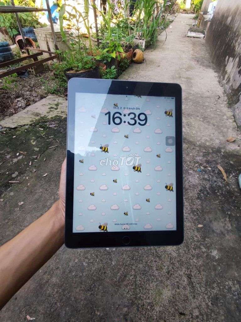 Ipad gen6 32gb wifi. Mua bán Máy tính bảng tại Huyện Tháp Mười Đồng Tháp được đăng bởi Trần Thiện Danh hình 1
