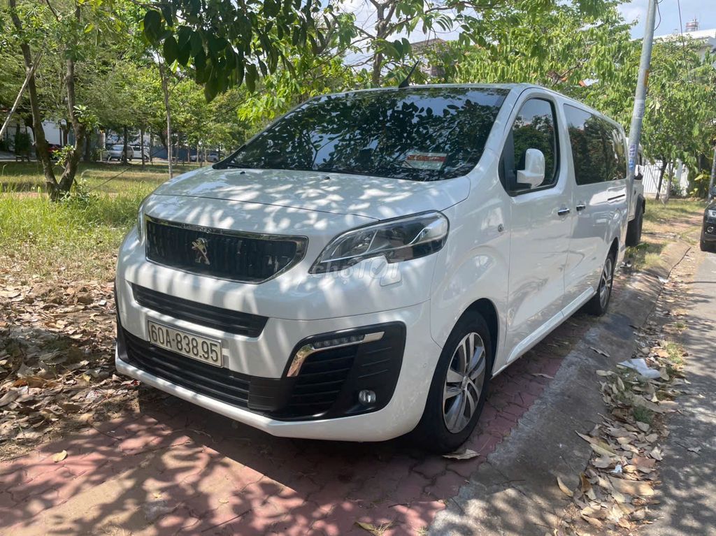 Peugeot Traveller 2019 . Đăng ký 2020
