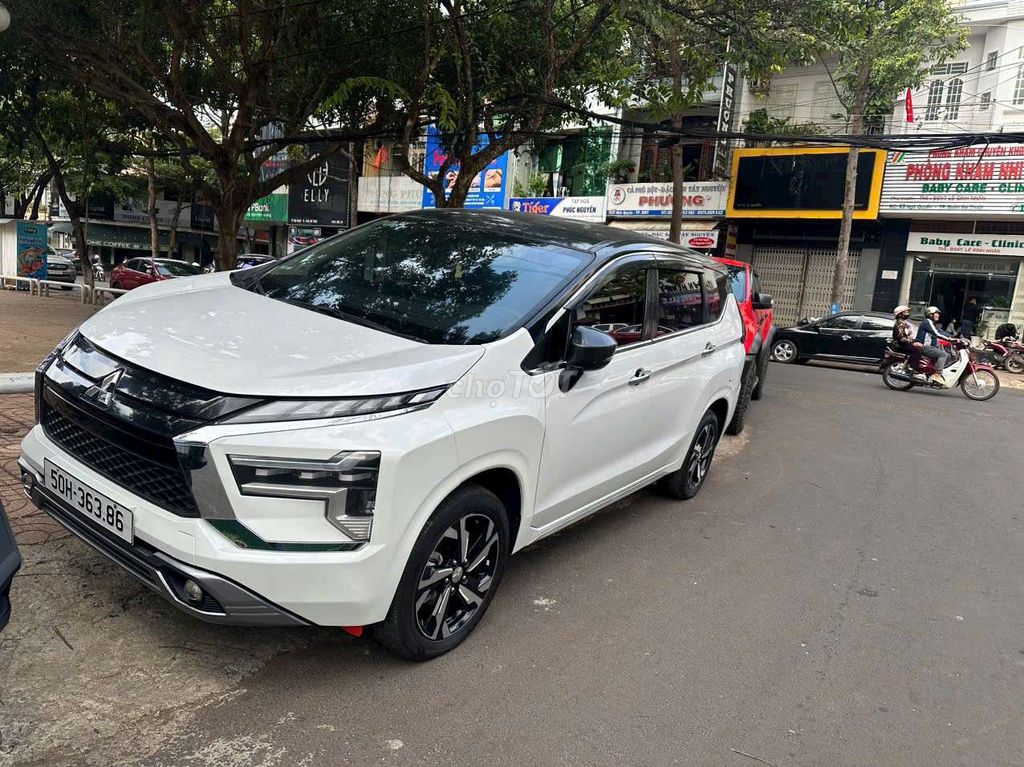 Mitsubishi Xpander 2023 AT Premium - 8500 km