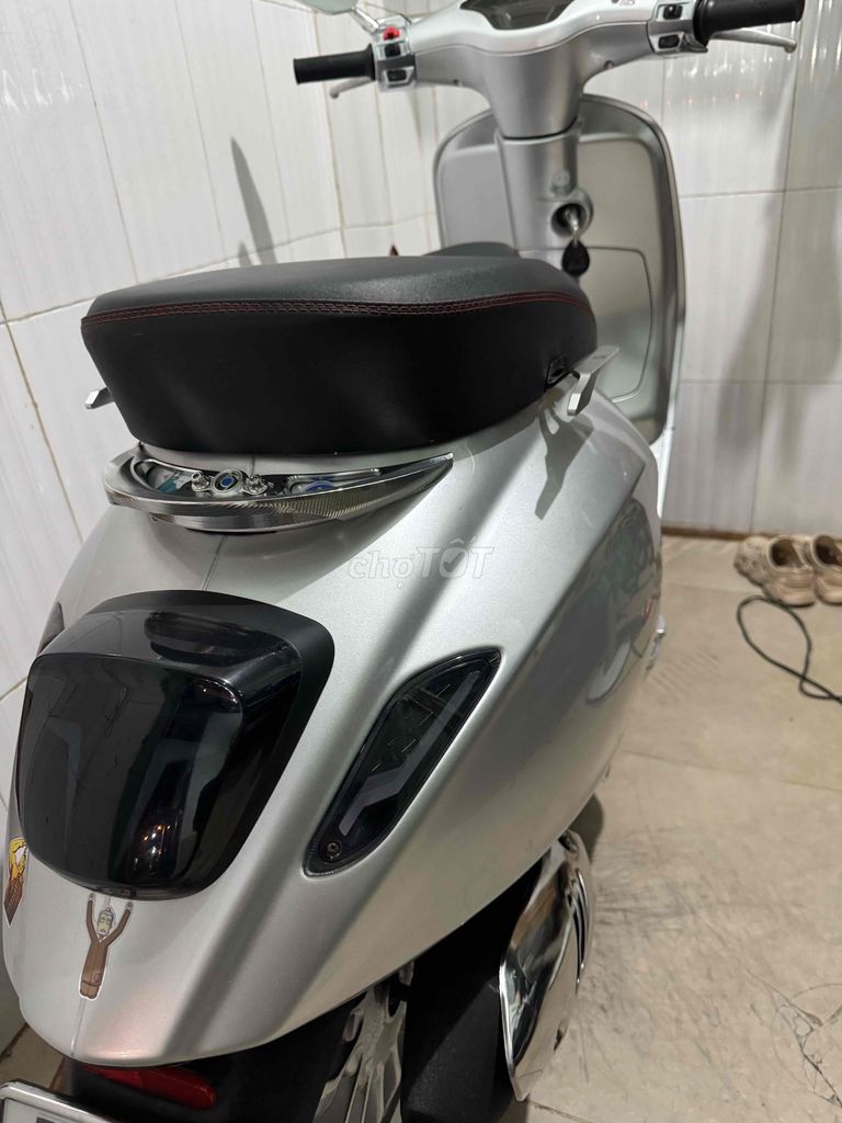 Piaggio Vespa Porsche Bạc. Mua bán Xe máy tại Quận 8 Tp Hồ Chí Minh được đăng bởi Silver hình 2