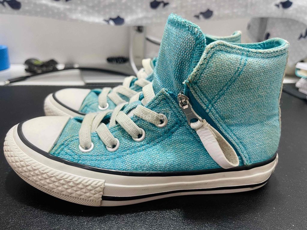 Giày auth Converse Chuck Taylor bé size 27 còn 80%