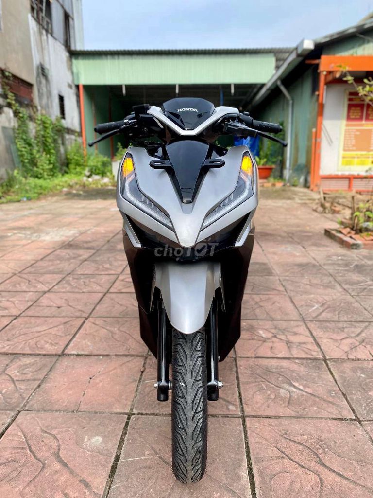 VARIO 150i 2018 nhập indo màu Bạc Nhám Máy Zin. Mua bán Xe máy tại Quận Ninh Kiều Cần Thơ được đăng bởi Xe Máy TÂN LIÊN HƯNG 1 91B hình 1