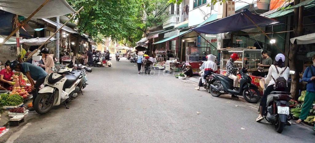 Nhà mới 3 tầng kinh doanh TT Mê Linh, 7.x tỷ