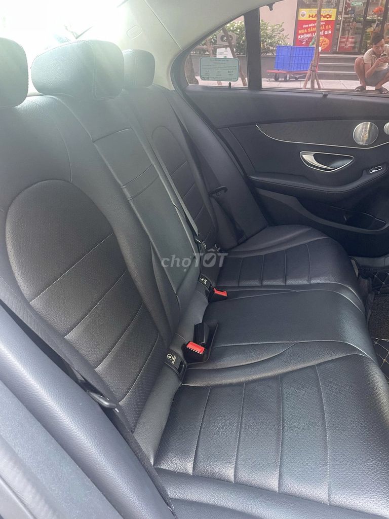 Bán xe Mer C200 12/2018 chính chủ giá 650 triệu. Mua bán Ô tô tại Thành phố Thủ Đức Tp Hồ Chí Minh được đăng bởi Vân Anh hình 4