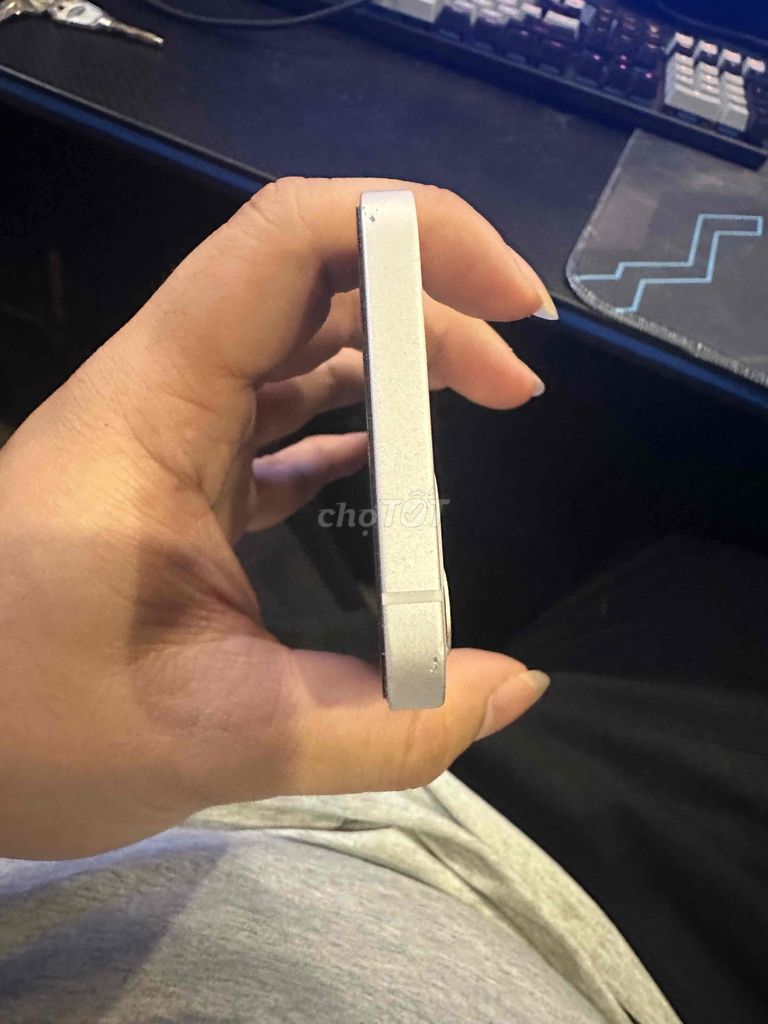 iPhone 12 64GB Bạc Đã qua sử dụng. Mua bán Điện thoại tại Quận Thanh Xuân Hà Nội được đăng bởi Đạt hình 1