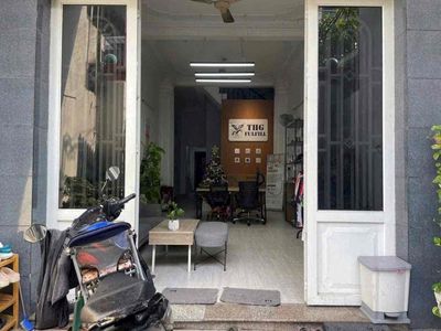 Nhà phố 100 m² · 4 PN · Đường CN1