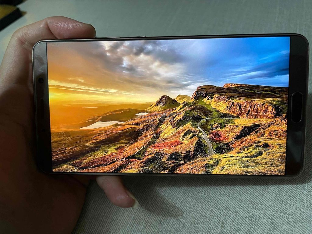 Huawei Mate 10 128GB Vàng hồng. Mua bán Điện thoại tại Quận 3 Tp Hồ Chí Minh được đăng bởi Cảnh Hoài hình 1