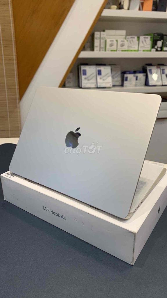 Macbook Air M3 Like New 99 - 13" - Starlight. Mua bán Laptop tại Quận Ninh Kiều Cần Thơ được đăng bởi Minh Phát hình 1