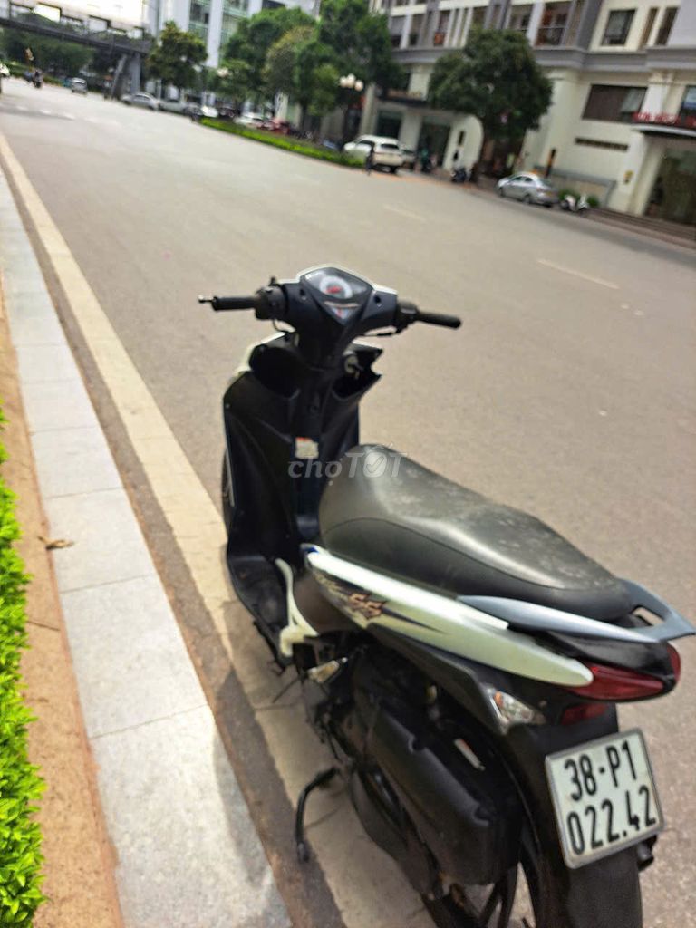 Bán xe Hayate Suzuki mầu trắng chính chủ. Mua bán Xe máy tại Quận Hoàng Mai Hà Nội được đăng bởi Quân hình 2