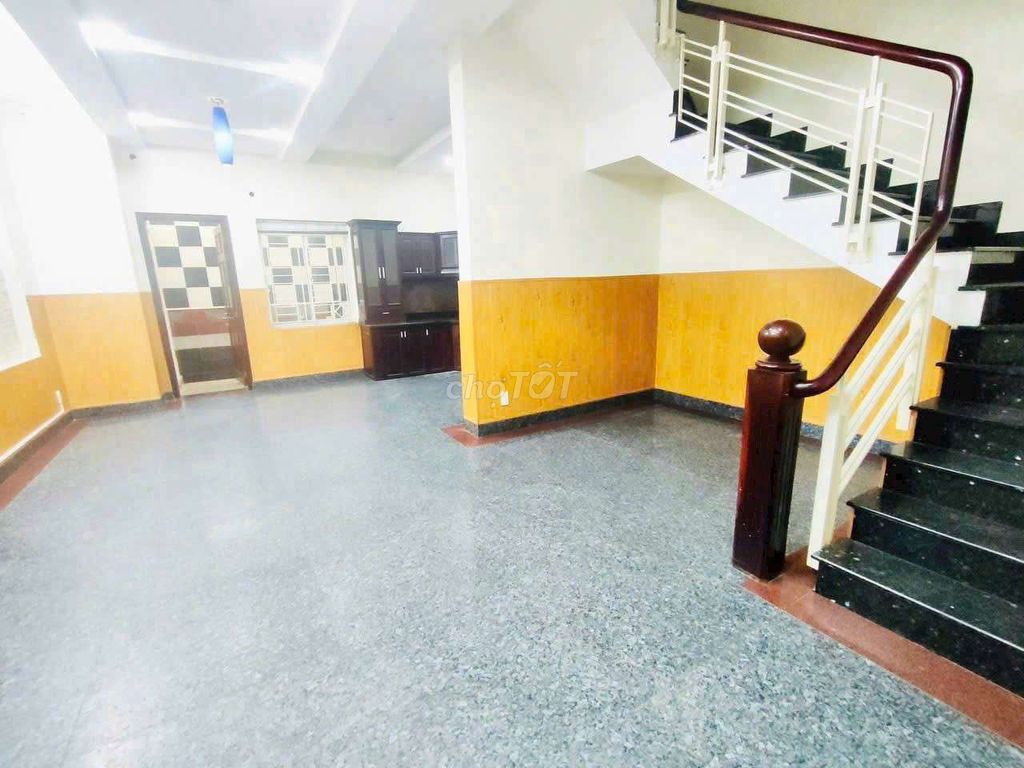 CHO THUÊ NHÀ MẶT TIỀN DIỆN TÍCH KHỦNG DS4 P16 GÒ VẤP