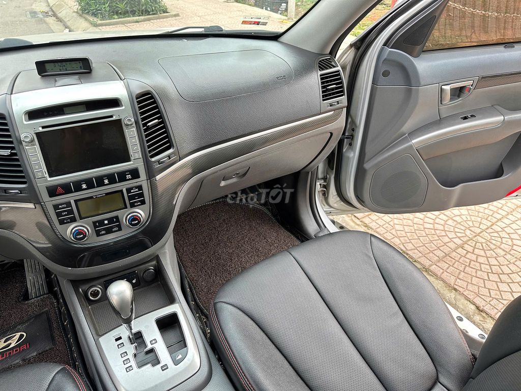 Hyundai Santafe 2.0L cuối 2012 Full Dầu. Mới Quá. Mua bán Ô tô tại Huyện Sóc Sơn Hà Nội được đăng bởi Salon Auto Đào Hằng hình 17