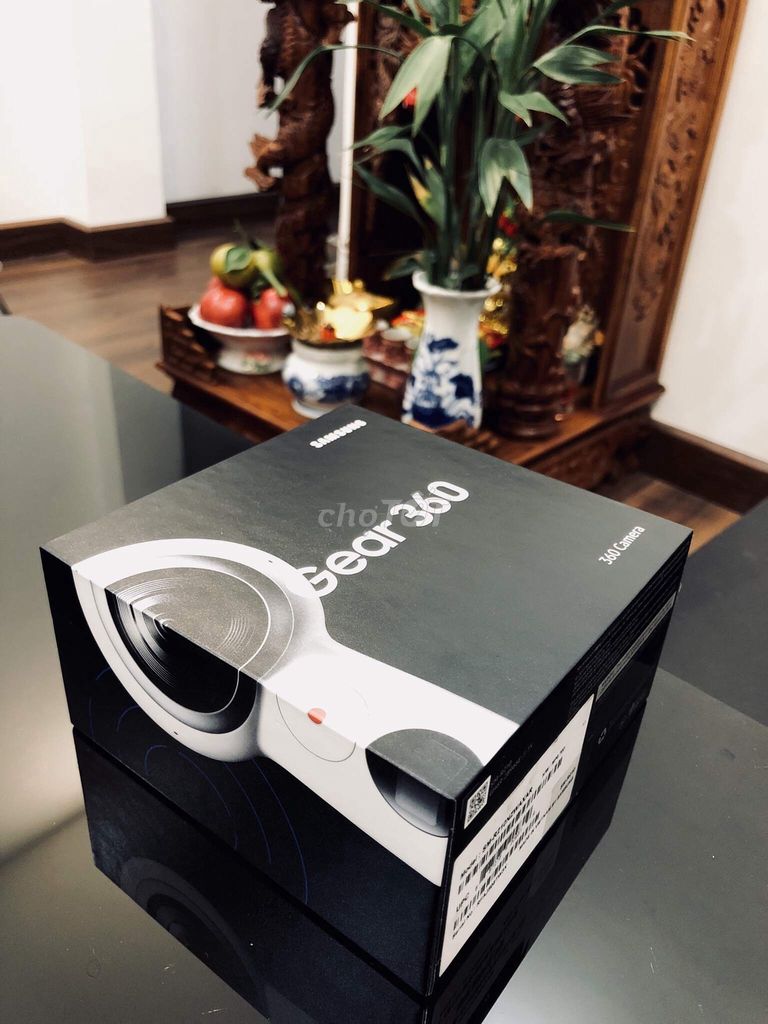 Camera Gear 360, fullbox ko thiếu món gì.