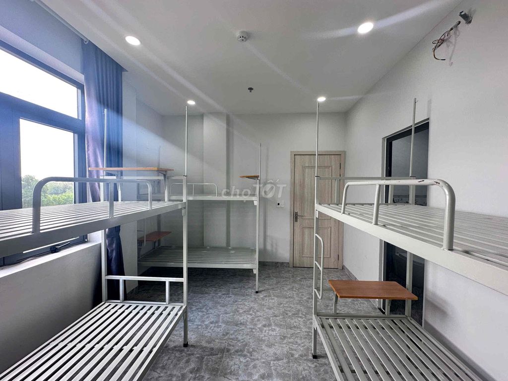 Giường 2 tầng kim loại màu trắng mới. Mua bán Giường, chăn ga gối nệm tại Huyện Hòa Vang Đà Nẵng được đăng bởi Thai Thanh  hình 1