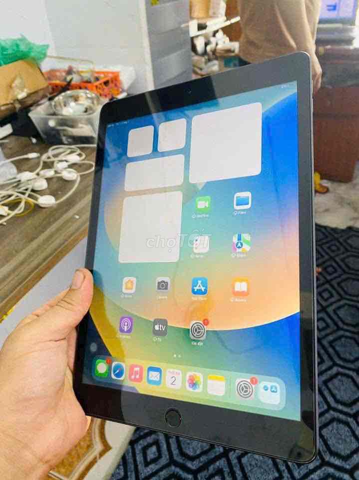 iPad gen 8- 32gb  - bản  wfi máy  đẹp  full  chức