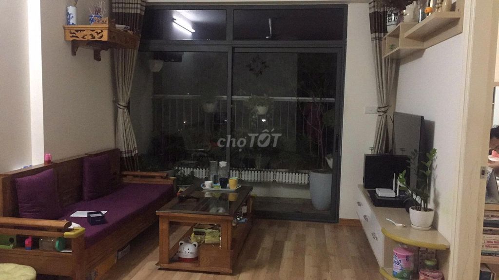 Bộ bàn ghế gỗ sồi nâu. Mua bán Bàn ghế tại Huyện Hoài Đức Hà Nội được đăng bởi Trần Thị Lệ Giang hình 1