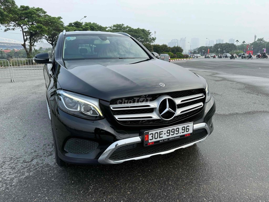 Chính chủ Bán xe Mercedes Benz GLC 2018. Mua bán Ô tô tại Quận Nam Từ Liêm Hà Nội được đăng bởi Quốc Toản hình 7