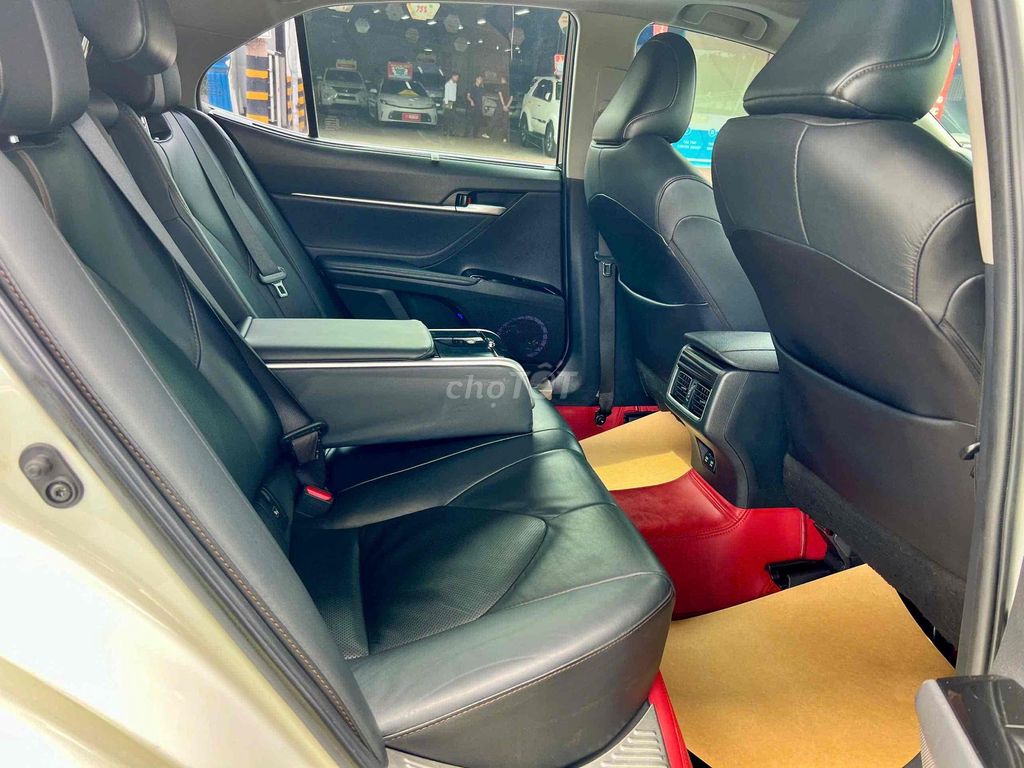 Toyota Camry 2.5Q 2019 màu trắng ngọc trai. Mua bán Ô tô tại Thành phố Thủ Đức Tp Hồ Chí Minh được đăng bởi Hữu Phúc hình 12