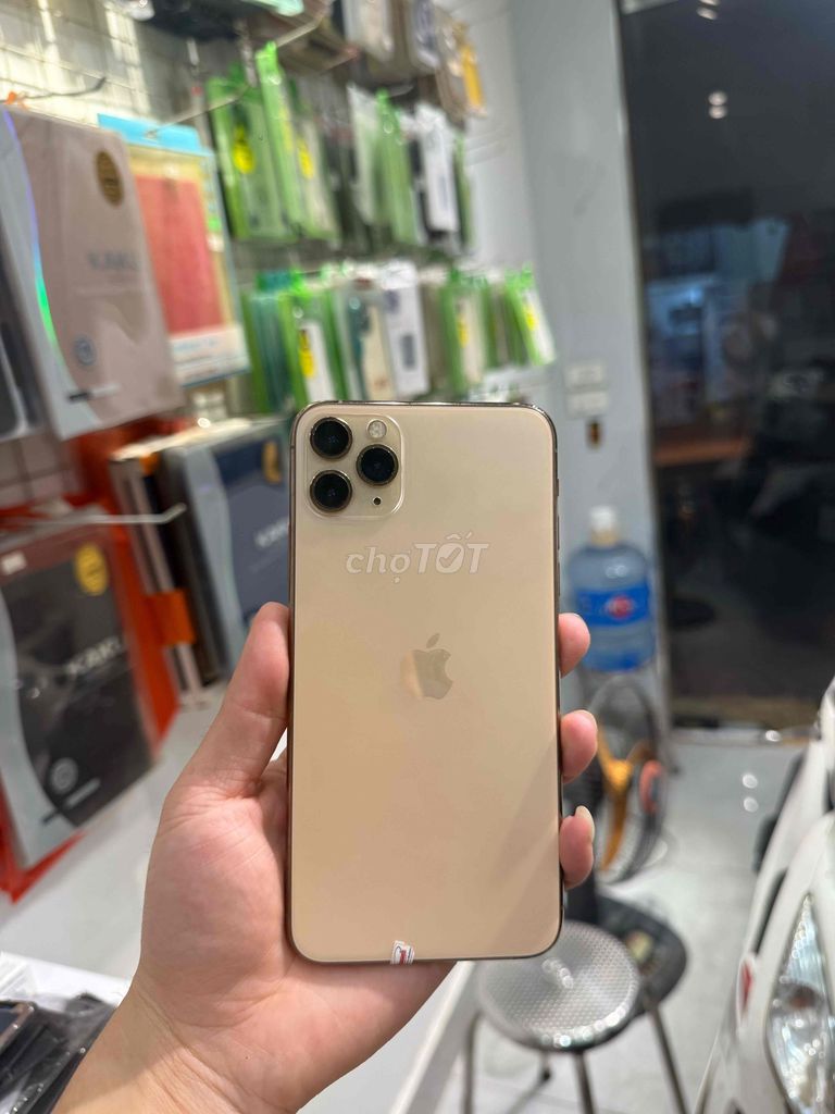 Apple iPhone 11 Pro Max 256GB Vàng. Mua bán Điện thoại tại Quận Đống Đa Hà Nội được đăng bởi Lê Thuật hình 1