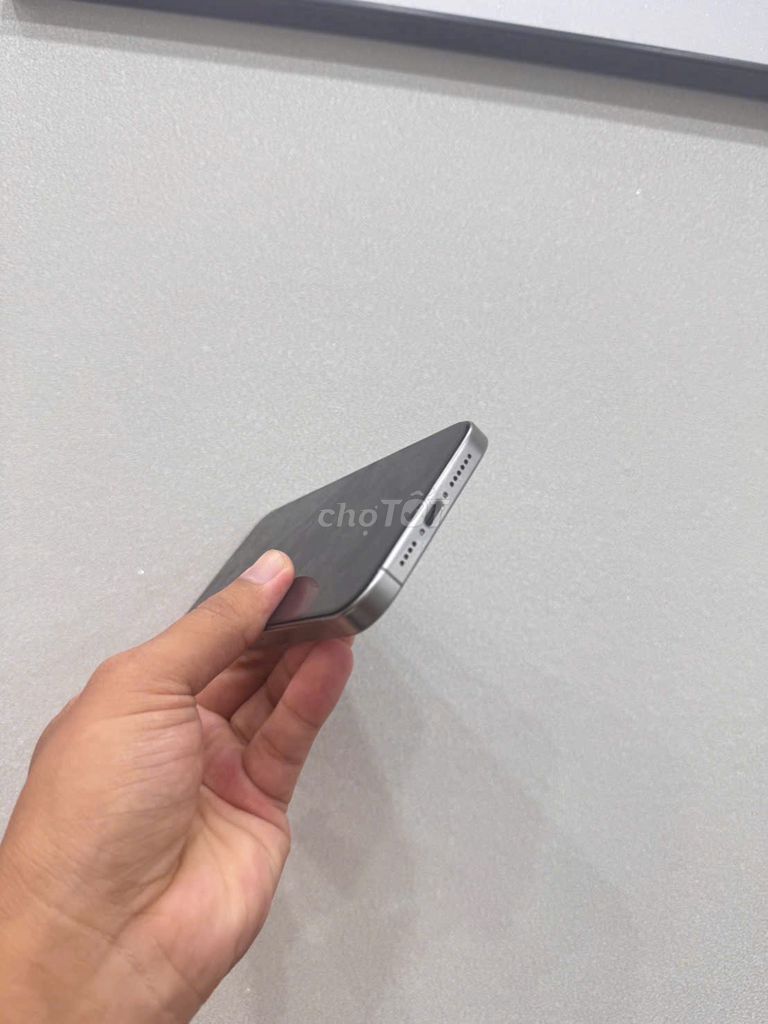 🔥 iPhone 15 Pro - Quốc Tế - Có Khay Sim - Giá Rẻ. Mua bán Điện thoại tại Quận Thanh Xuân Hà Nội được đăng bởi Hiếu hình 1