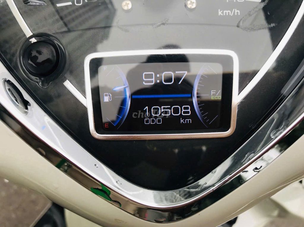 Yamaha Grande 2022 Trắng 11000 km. Mua bán Xe máy tại Quận Hai Bà Trưng Hà Nội được đăng bởi David Tuan hình 5