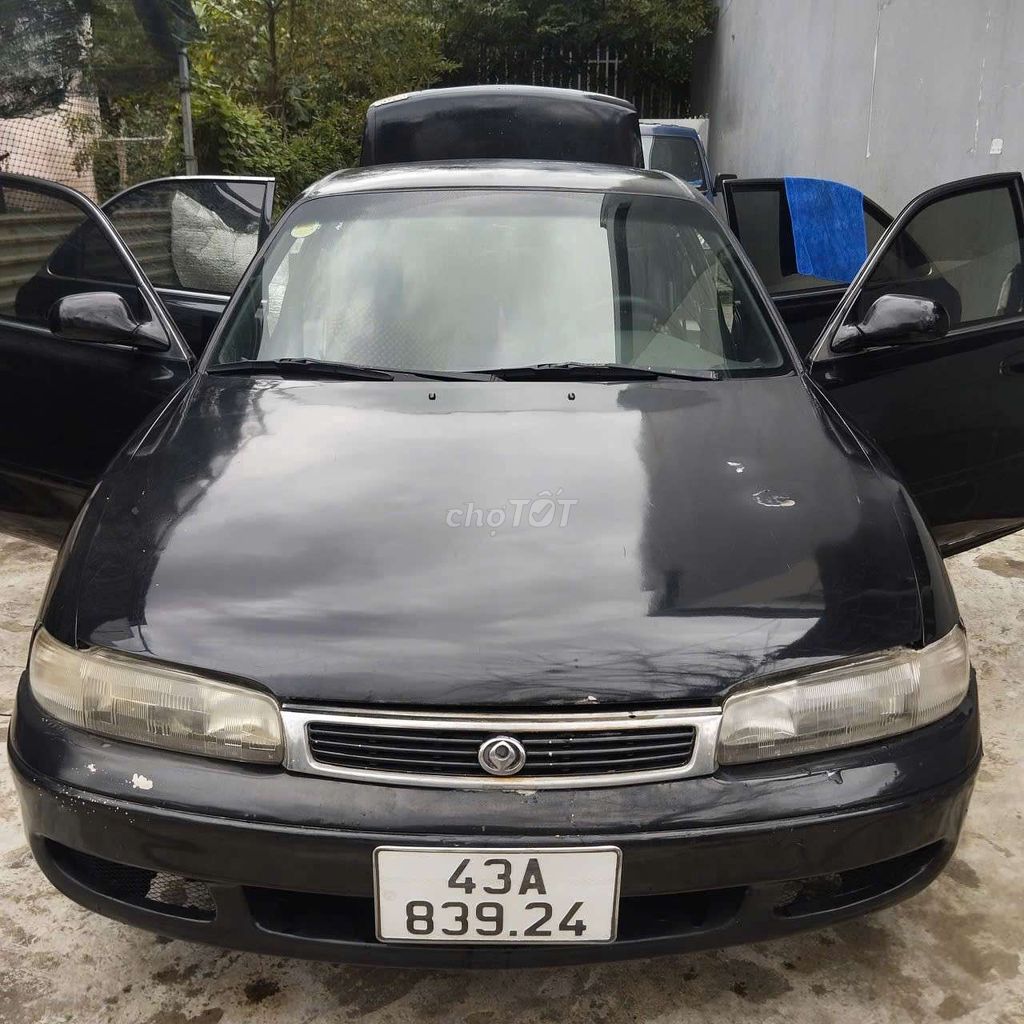 Mazda 626 седан 4 места черный