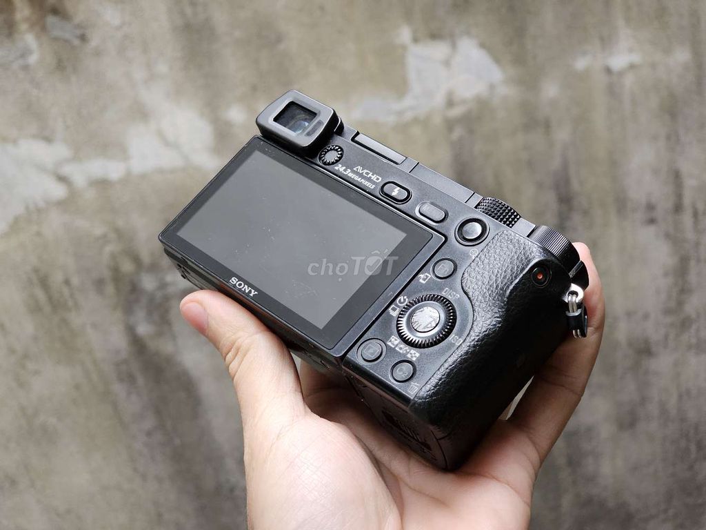 Sony A6000 ( body )