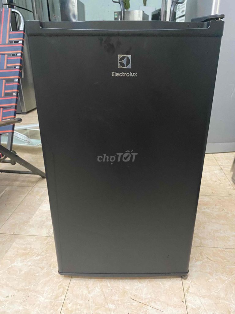 tủ lạnh Electrolux 90L còn mới zin chưa sửa có bh