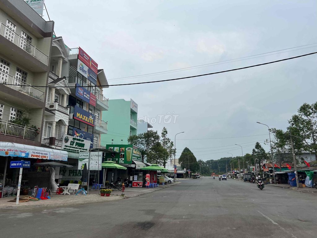 bán Cặp Góc trục chính KDC 586 , đường Bùi Quang Trinh gần kế bên chợ