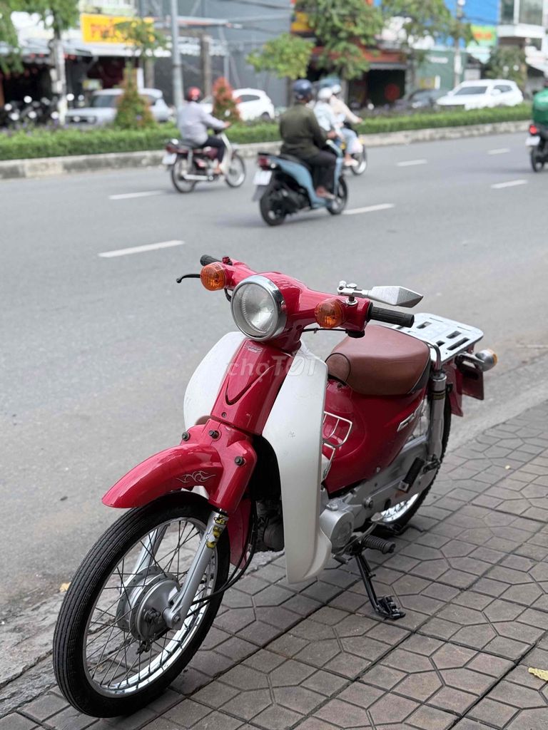 Honda Cub Đỏ lướt 5000km. Mua bán Xe máy tại Quận Ninh Kiều Cần Thơ được đăng bởi Cửa hàng Hoà Hiệp II  hình 1