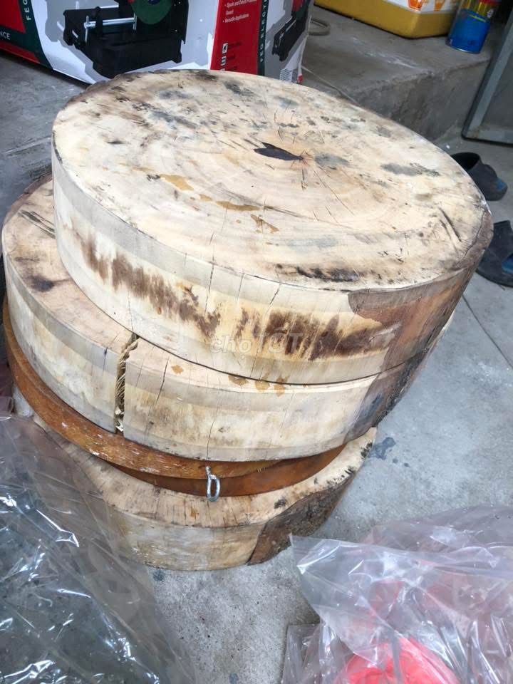 Thớt gỗ chặt siêu dày, ~40cm. Mua bán Dụng cụ nhà bếp tại Huyện Long Thành Đồng Nai được đăng bởi Anh Bảo hình 1
