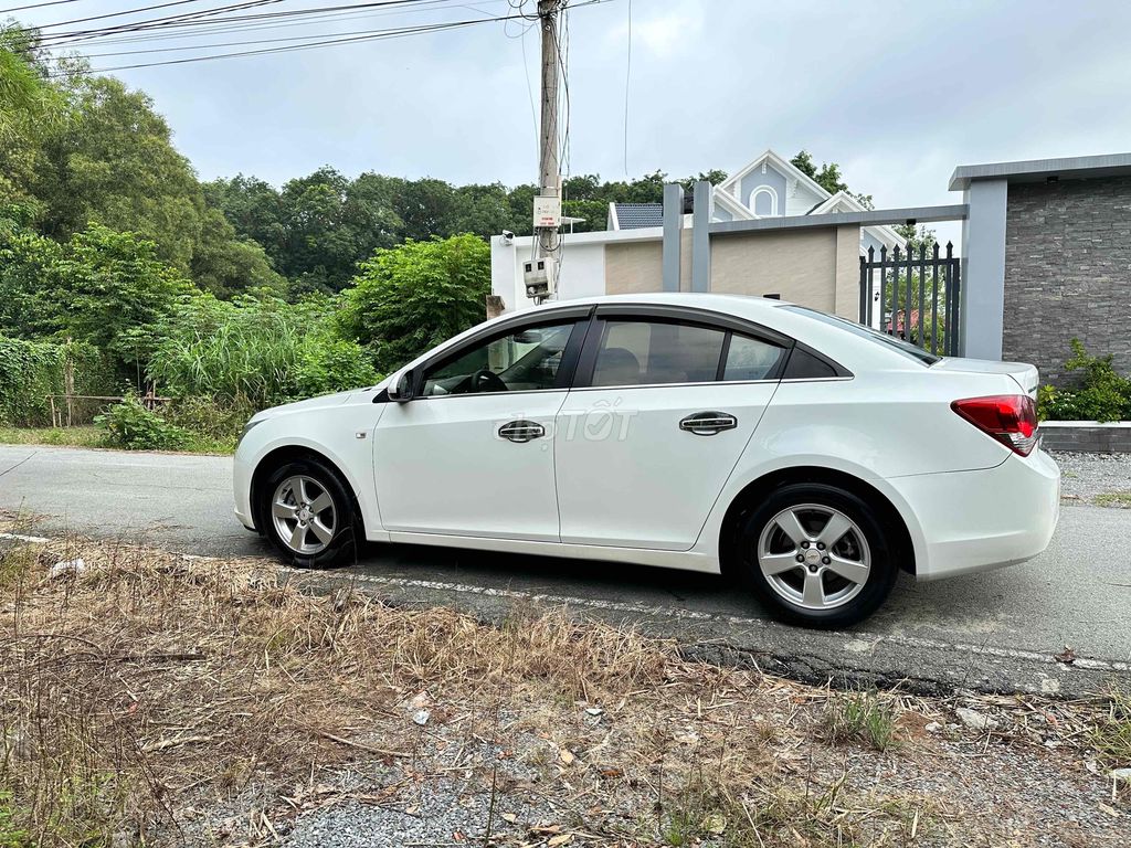 Cần bán nhanh xe chevrolet cruzbản LTZ số tự. Mua bán Ô tô tại Thành phố Thủ Dầu Một Bình Dương được đăng bởi nguyentruc hình 12