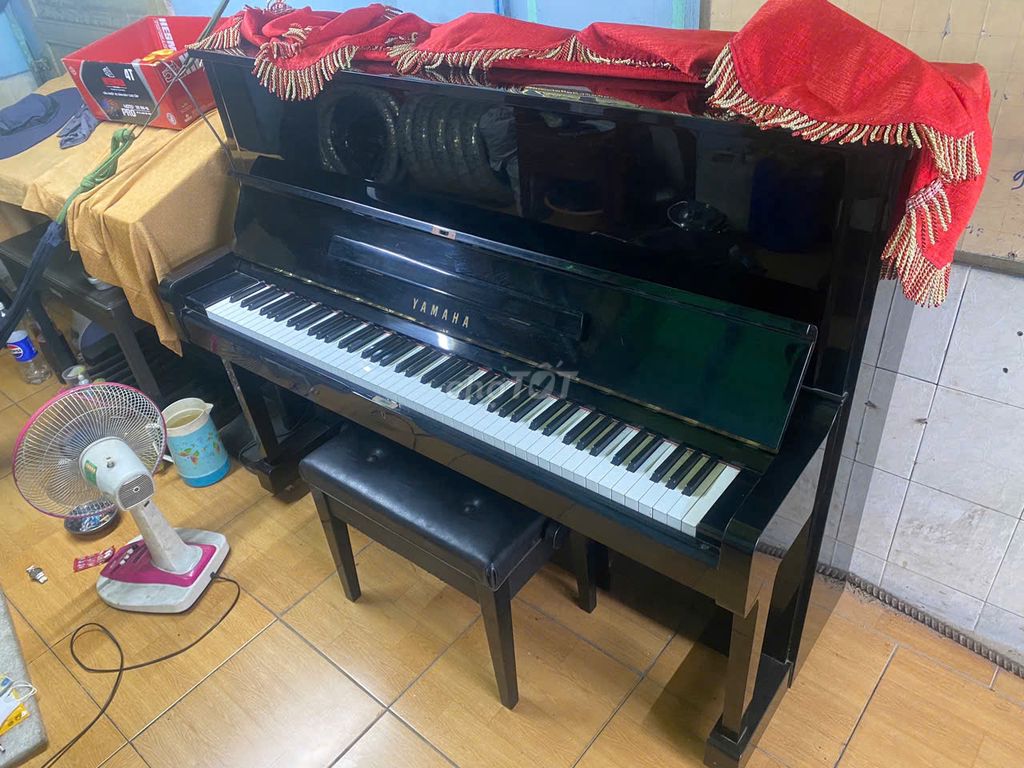 Piano phím cơ Yamaha, dáng up-right