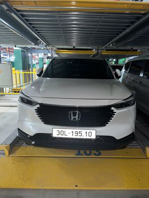 Honda HR-V 2023 L - 9000 km. Mua bán Ô tô tại Thành phố Dĩ An Bình Dương được đăng bởi Hồng