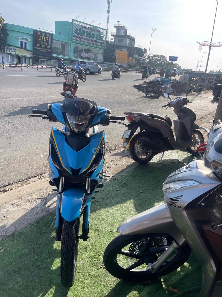 Honda Winner V1 Xanh đen kiển zin. Mua bán Xe máy tại Quận Ninh Kiều Cần Thơ được đăng bởi Cửa Hàng xe máy Hoàng Hải hình 5