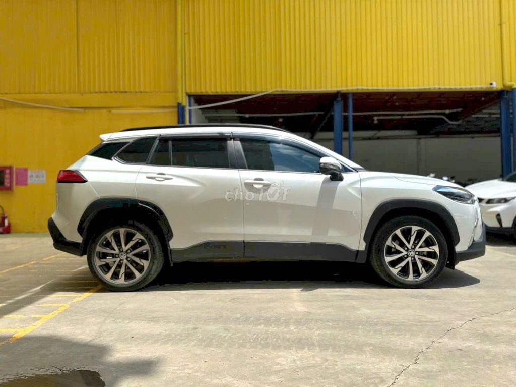 𝐓𝐎𝐘𝐎𝐓𝐀 𝐂𝐎𝐑𝐎𝐋𝐋𝐀 𝐂𝐑𝐎𝐒𝐒 𝟏.𝟖𝐕 𝟐𝟎𝟐𝟎 SUV CAO CẤP GIỮ GIÁ. Mua bán Ô tô tại Quận Tân Phú Tp Hồ Chí Minh được đăng bởi Nguyễn Tân Xe Lướt  hình 1