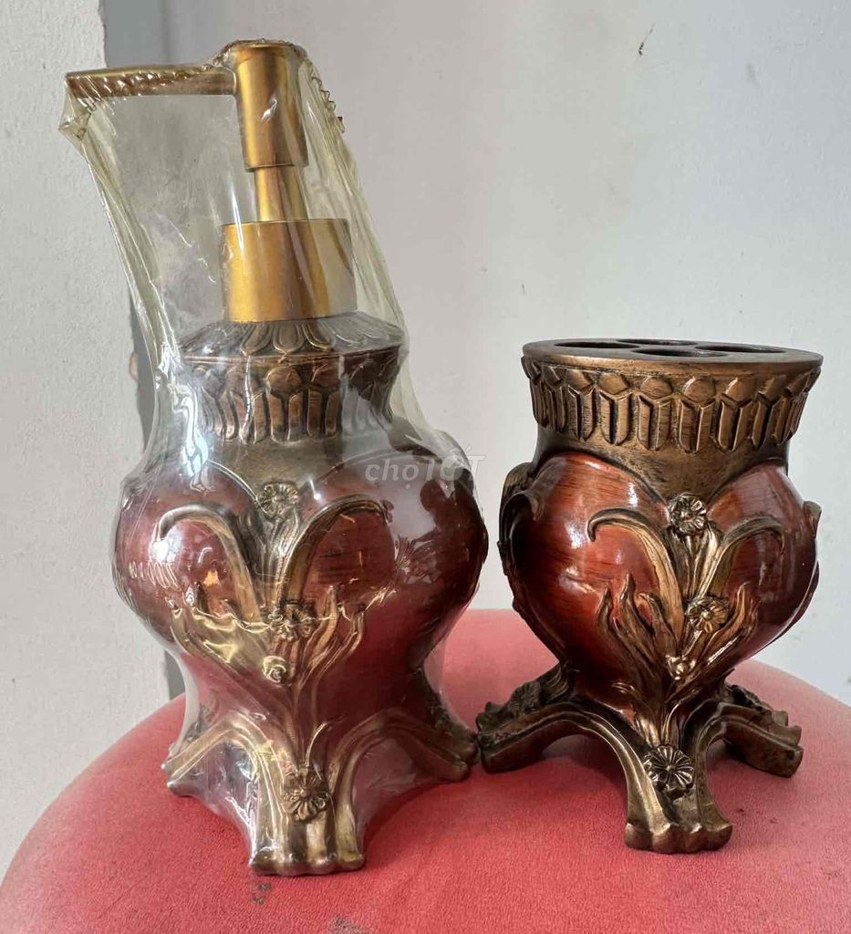 bộ bình đựng sữa tắm bằng sứ. Mua bán Nội thất, đồ gia dụng khác tại Quận 10 Tp Hồ Chí Minh được đăng bởi Le Mai hình 1