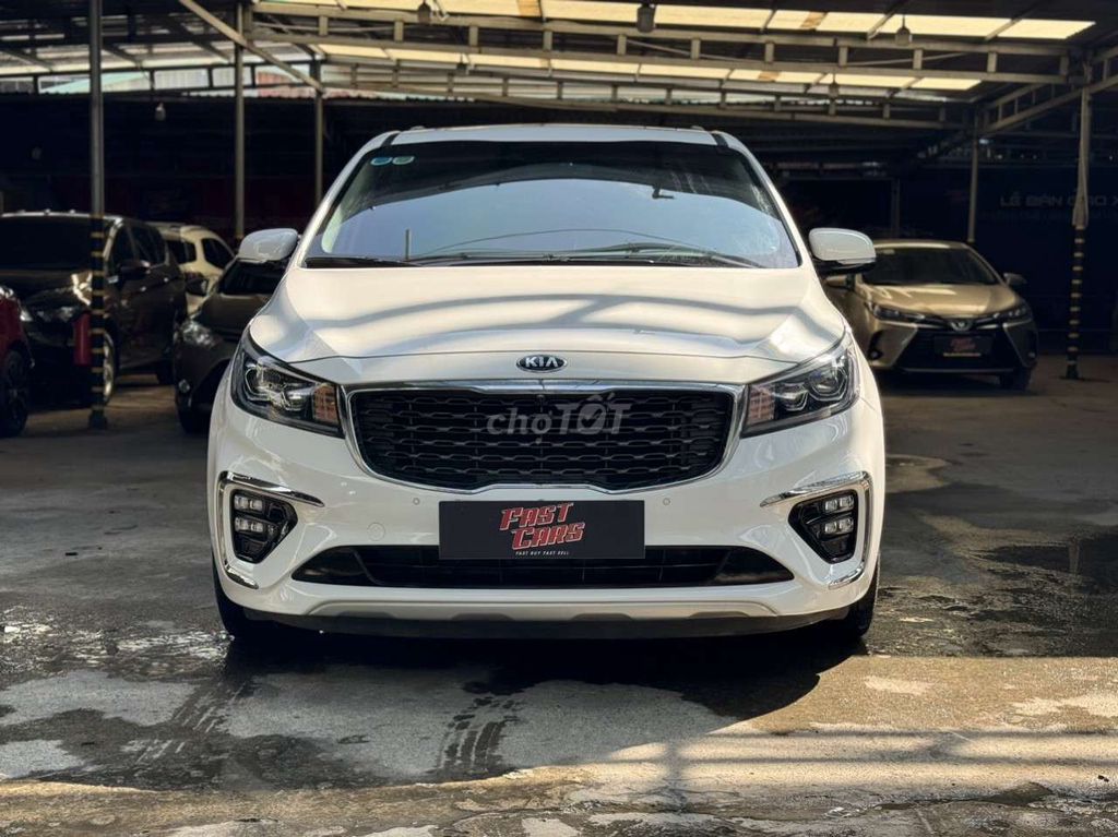 Kia Sedona 2020 GAT Premium, máy xăng, màu trắng