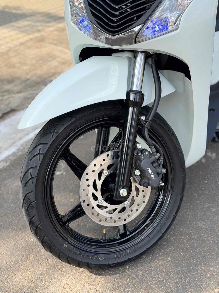 SH 150cc Trắng Smartkey. Mua bán Xe máy tại Thành phố Buôn Ma Thuột Đắk Lắk được đăng bởi Hoàng Quang hình 7