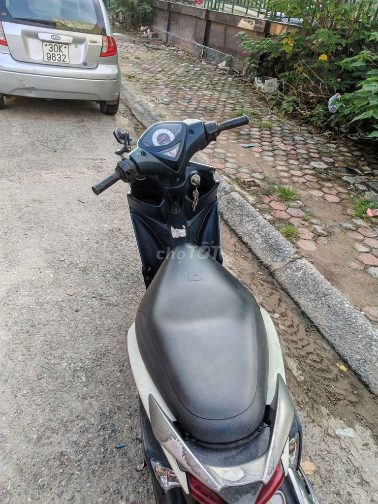 Suzuki Hayate Trắng Xăng