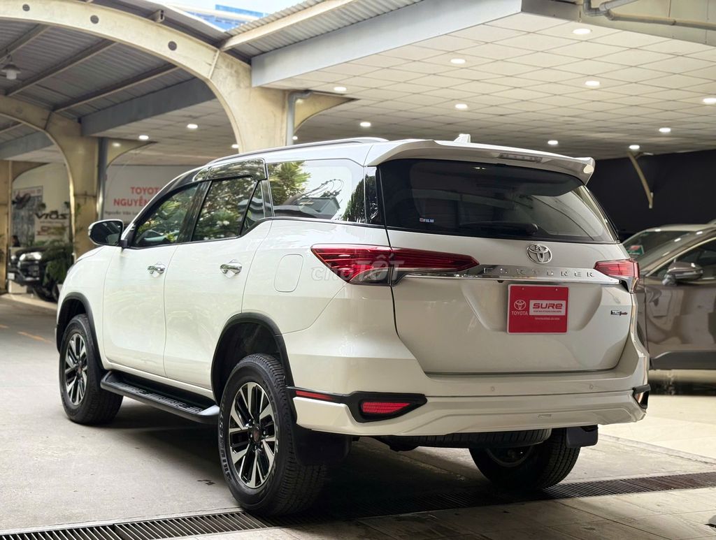 Toyota Fortuner 2019 2.7V 4x2 AT - 92565 km. Mua bán Ô tô tại Quận Gò Vấp Tp Hồ Chí Minh được đăng bởi Nhớ Toyota Đông Sài Gòn Xe Qua Sư Dụng hình 4