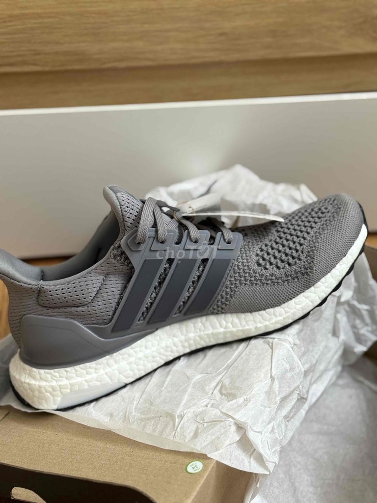 adidas auth mới 100% chưa sử dụng nguyên box, túi. Mua bán Giày dép tại Huyện Bình Chánh Tp Hồ Chí Minh được đăng bởi Lý cẩm tú hình 6