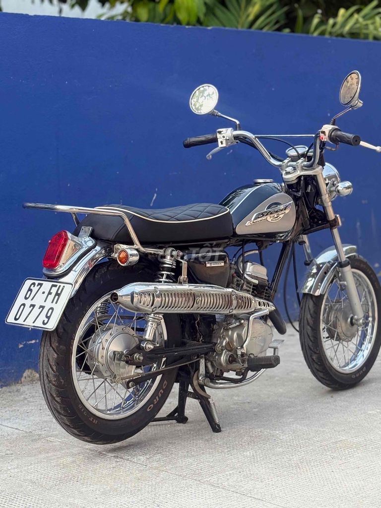 Honda 50cc, вертикальный мотор, работает безупречно тихо