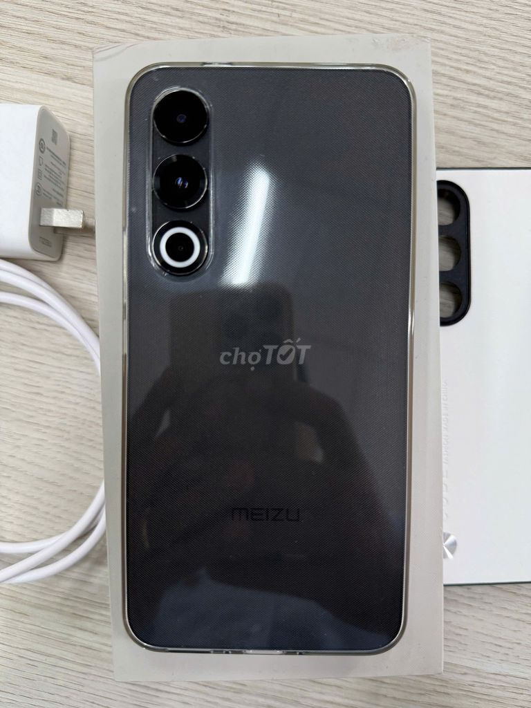 Meizu 21 chip 8 gen 3, ram 12/256