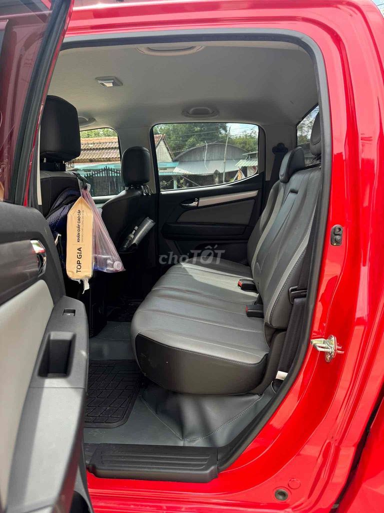 Chevrolet Colorado 2018 - 36000 km. Mua bán Ô tô tại Huyện Hóc Môn Tp Hồ Chí Minh được đăng bởi phan hùng tươi  hình 5