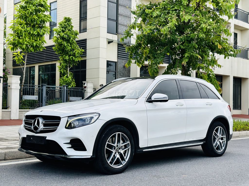 MERCEDES GLC300 4MATIC 2018 Trắng.Kem Đẹp Nhất HN