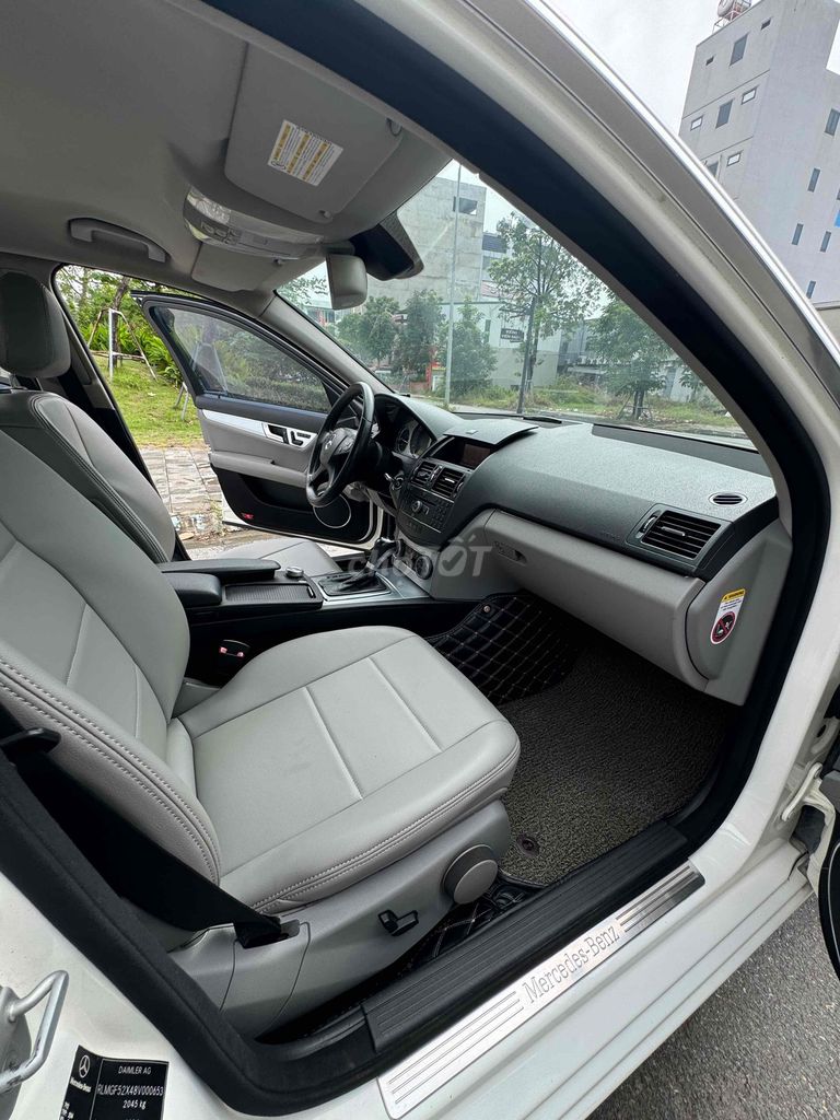 Mercedes-Benz C300Trắng Tự động. Mua bán Ô tô tại Huyện Đông Anh Hà Nội được đăng bởi vương văn chung  hình 12
