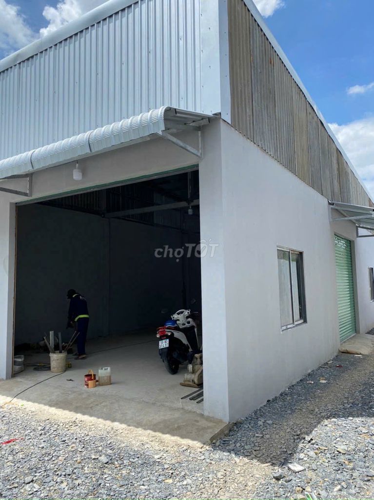 Chính chủ cho thuê nhà xưởng đường An Hạ đất 10*55, nhà 150m2 gần KCN