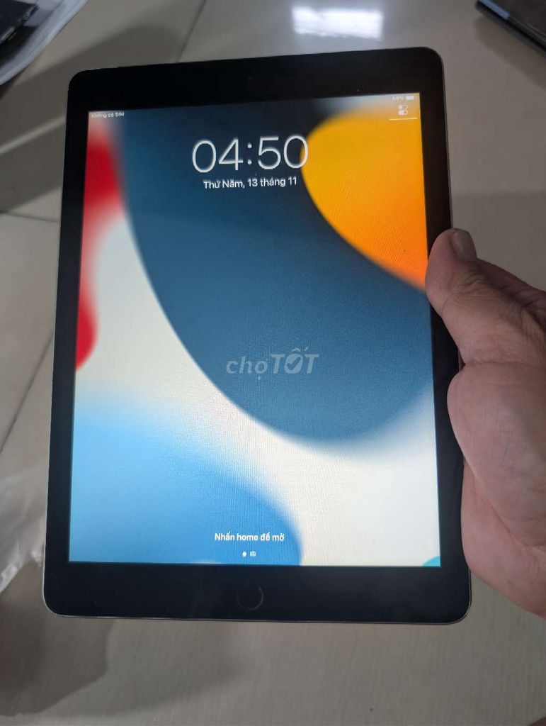 Apple iPad Gen 5 32GB Bạc. Mua bán Máy tính bảng tại Thành phố Dĩ An Bình Dương được đăng bởi Huỳnh Văn Minh  hình 1