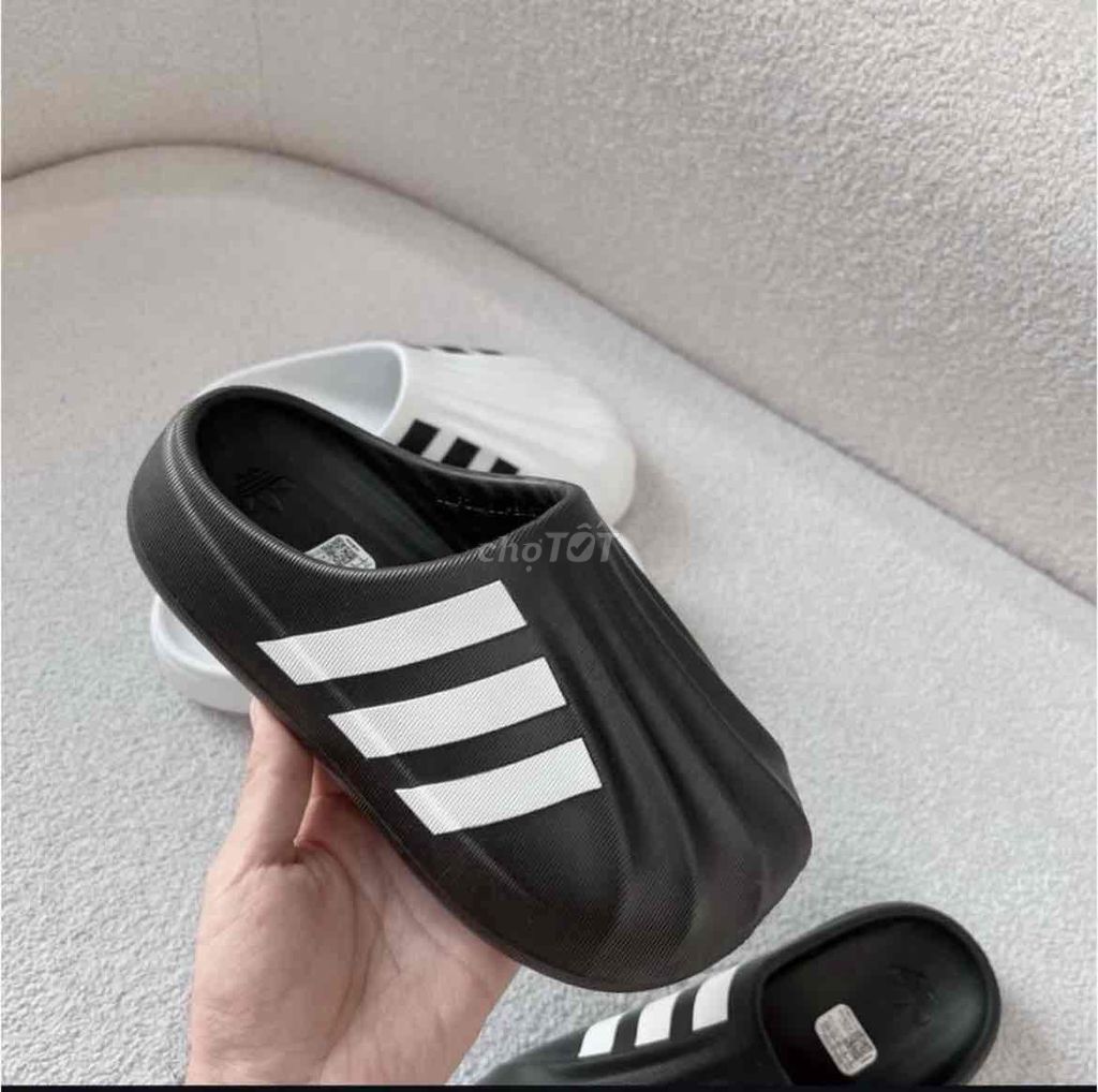Dép sục đen size 42 99%. Mua bán Giày dép tại Quận Tân Phú Tp Hồ Chí Minh được đăng bởi ĐỖ GIA BẢO hình 1